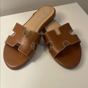 Tuckernuck Tan Slide Sandals